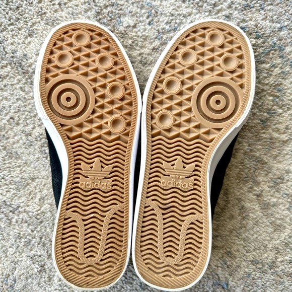 NEW Women’s Size 6 Adidas Matchcourt Black Sueded Slip Shoes Skateboardi… - Picture 6 of 9